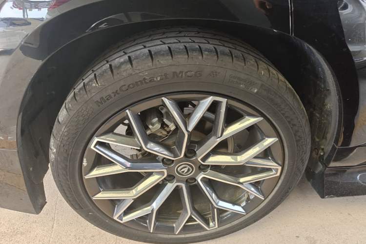 Used CHANGAN UNI-T 2022 1.5T Prestige Version Right Rear Wheel Hub