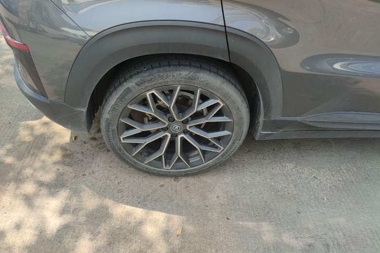 Used CHANGAN UNI-T 2022 1.5T Prestige Version Right Rear Wheel Hub