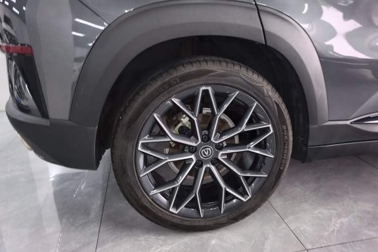 Used CHANGAN UNI-T 2022 1.5T Prestige Version Right Rear Wheel Hub