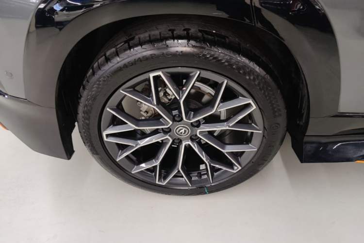 Used CHANGAN UNI-T 2022 1.5T Sport Edition Flagship Version Right Rear Wheel Hub