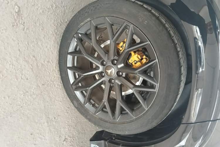 Used CHANGAN UNI-T 2022 2.0T Sport Edition Premium Version Right Rear Wheel Hub