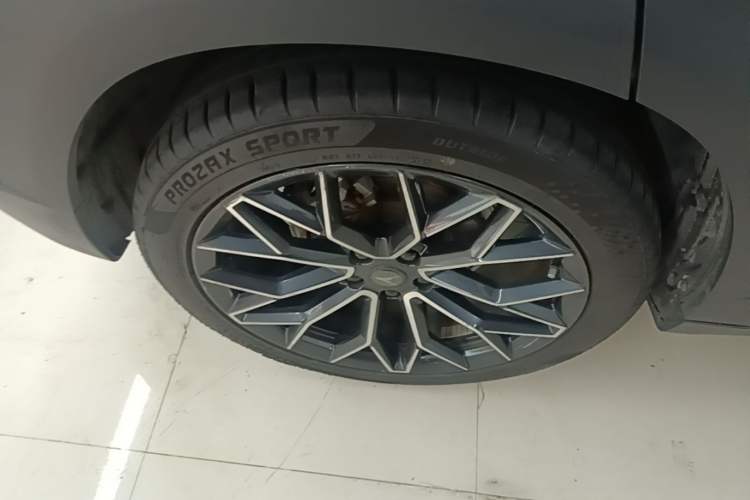 Used CHANGAN UNI-T 2022 1.5T Flagship Edition Right Rear Wheel Hub