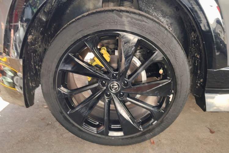 Used CHANGAN UNI-T 2022 1.5T Sport Edition Premium Version Right Rear Wheel Hub