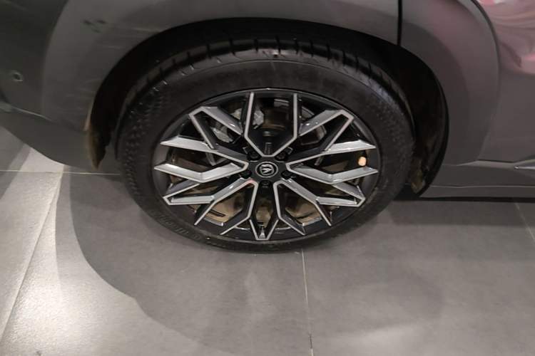 Used CHANGAN UNI-T 2022 1.5T Flagship Edition Right Rear Wheel Hub