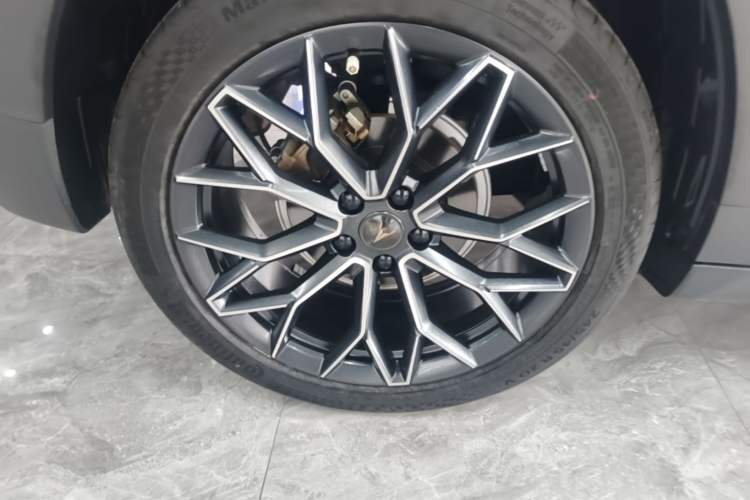 Used CHANGAN UNI-T 2022 1.5T Prestige Version Right Rear Wheel Hub