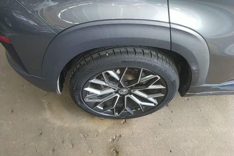Used CHANGAN UNI-T 2022 1.5T Prestige Version Right Rear Wheel Hub