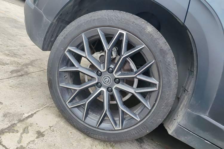 Used CHANGAN UNI-T 2022 1.5T Prestige Version Right Rear Wheel Hub