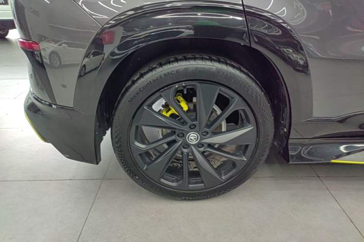 Used CHANGAN UNI-T 2022 1.5T Sport Edition Flagship Version Right Rear Wheel Hub