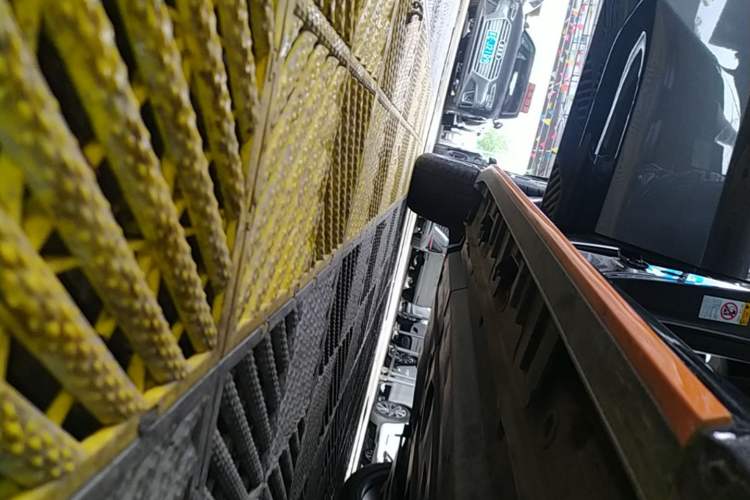 Used CHANGAN UNI-T 2022 1.5T Luxury Edition Right Side Sill