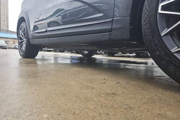 Used CHANGAN UNI-T 2022 1.5T Flagship Edition Right Side Sill