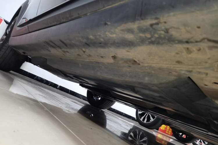 Used CHANGAN UNI-T 2022 1.5T Flagship Edition Right Side Sill
