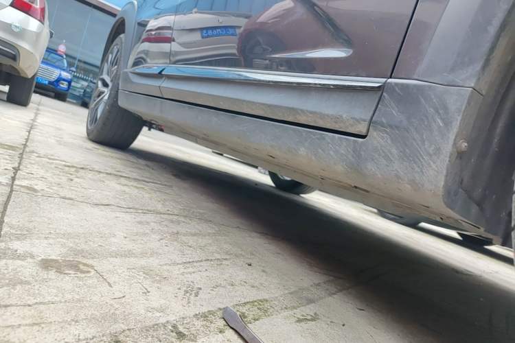 Used CHANGAN UNI-T 2022 1.5T Prestige Version Right Side Sill