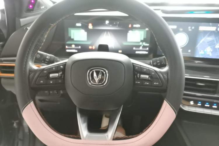 Used CHANGAN UNI-T 2022 1.5T Flagship Edition Steering Wheel