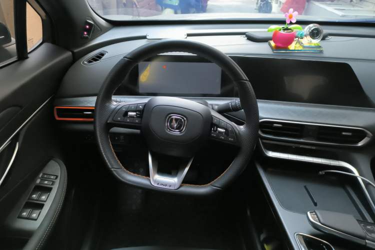 Used CHANGAN UNI-T 2022 1.5T Prestige Version Steering Wheel