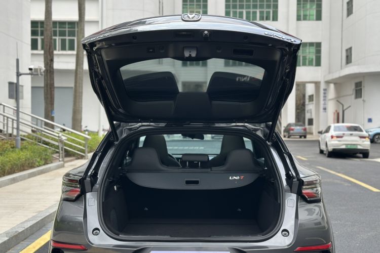 Used CHANGAN UNI-T 2022 1.5T Flagship Edition Trunk