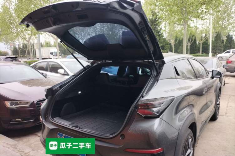 Used CHANGAN UNI-T 2022 1.5T Prestige Version Trunk