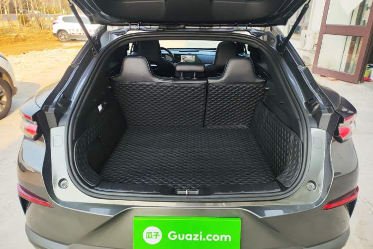 Used CHANGAN UNI-T 2022 1.5T Prestige Version Trunk