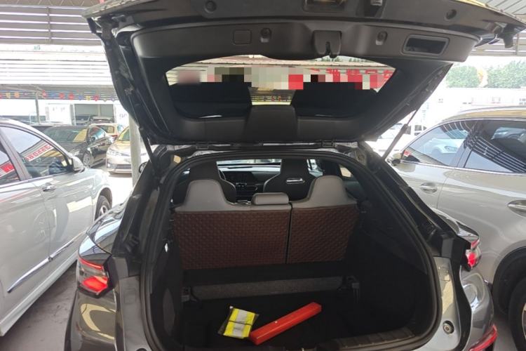 Used CHANGAN UNI-T 2022 1.5T Prestige Version Trunk