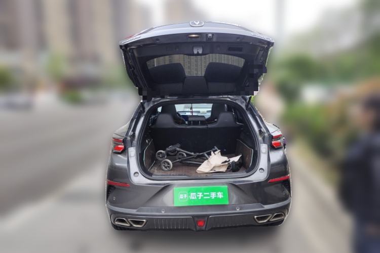 Used CHANGAN UNI-T 2022 1.5T Prestige Version Trunk