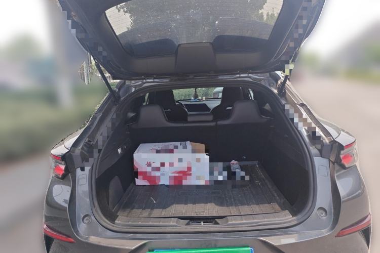 Used CHANGAN UNI-T 2022 1.5T Prestige Version Trunk
