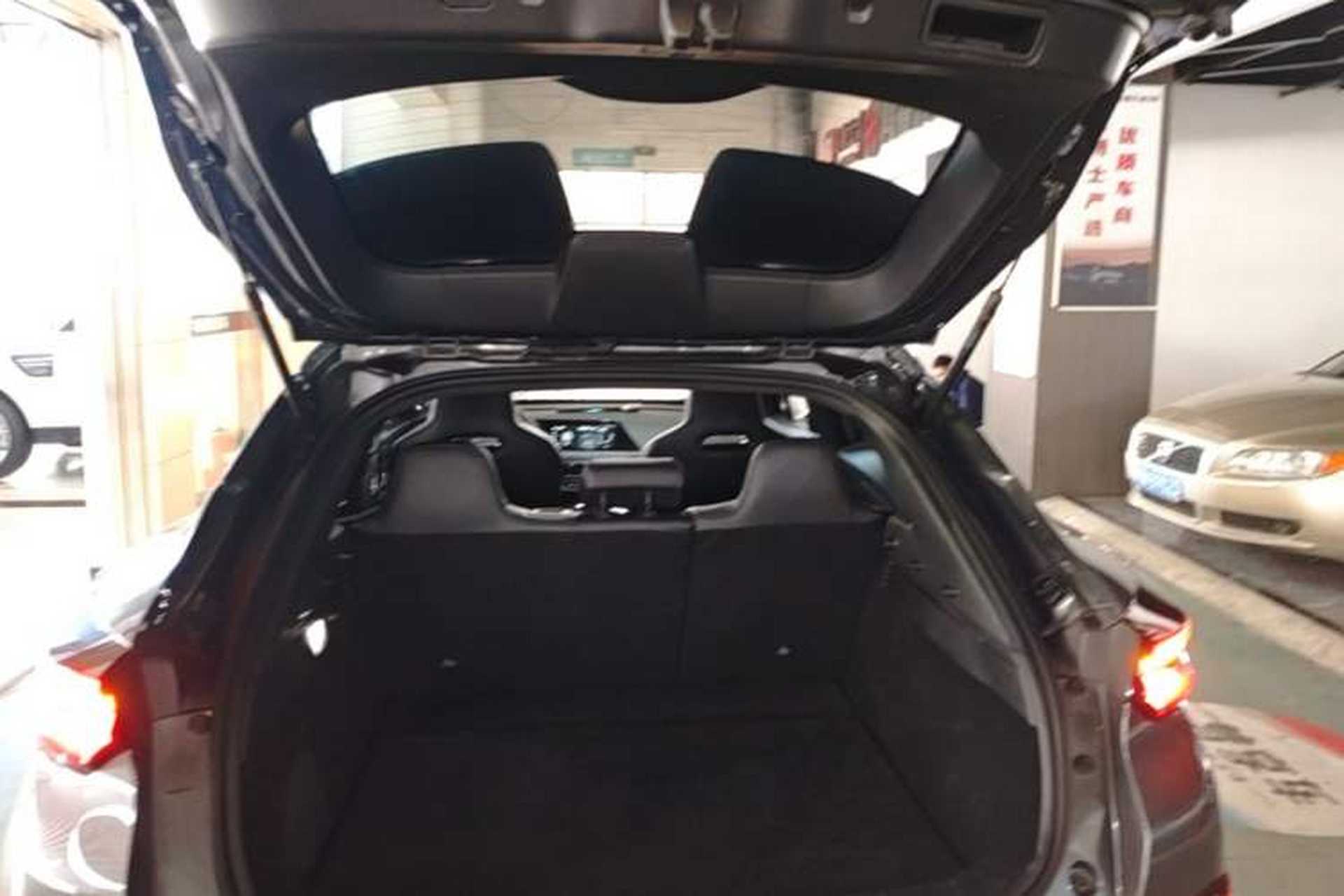 Used CHANGAN UNI-T 2022 1.5T Prestige Version Trunk