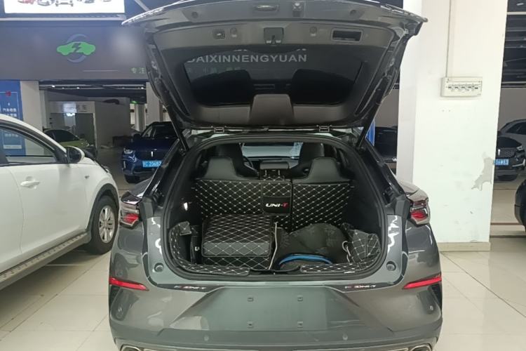 Used CHANGAN UNI-T 2022 1.5T Flagship Edition Trunk