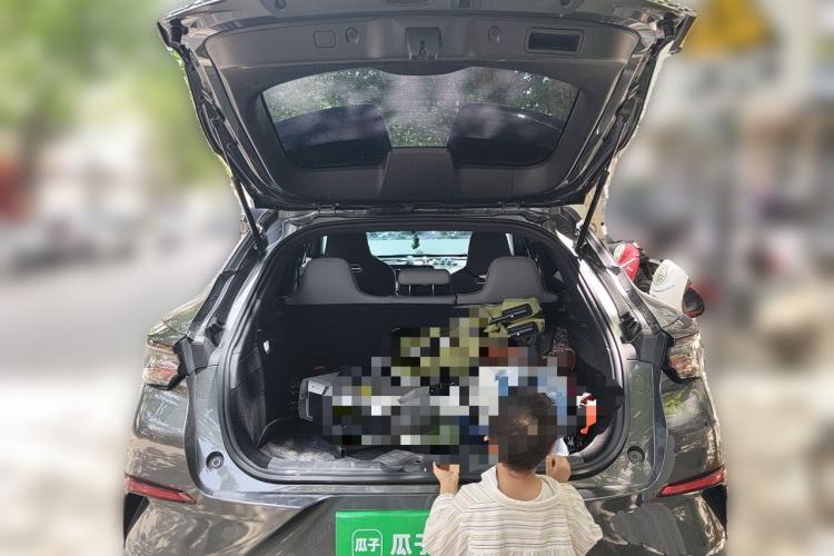 Used CHANGAN UNI-T 2022 1.5T Prestige Version Trunk