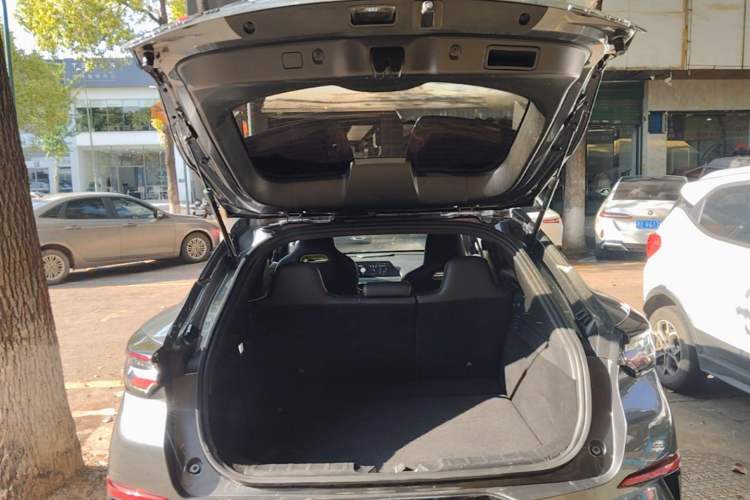 Used CHANGAN UNI-T 2022 1.5T Sport Edition Premium Version Trunk
