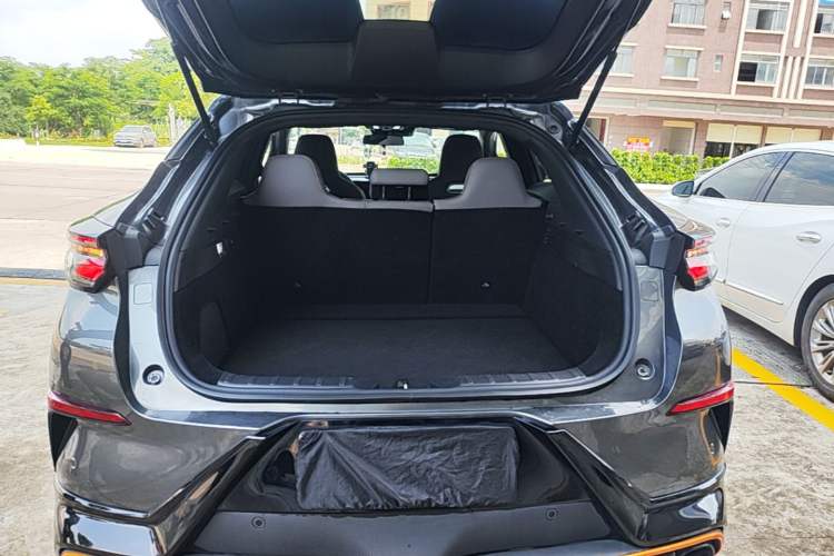 Used CHANGAN UNI-T 2022 1.5T Luxury Edition Trunk
