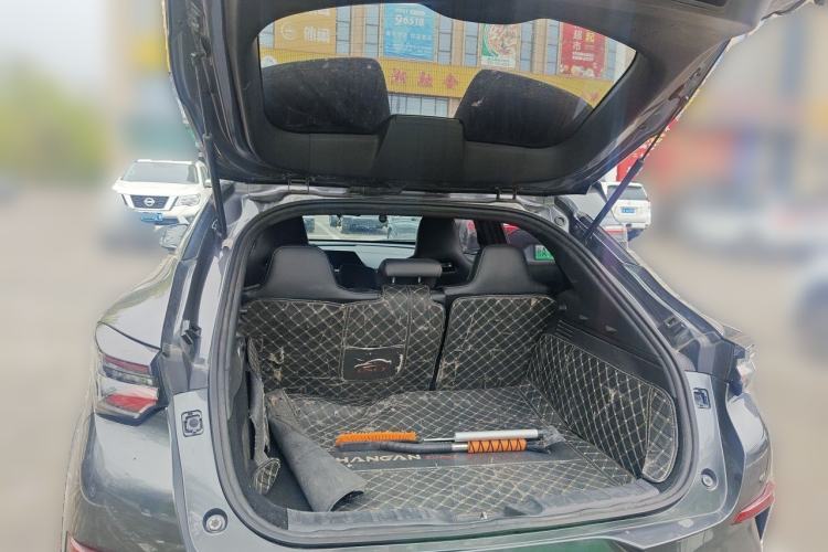 Used CHANGAN UNI-T 2022 1.5T Prestige Version Trunk