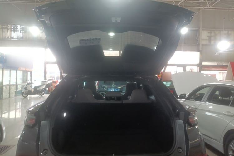 Used CHANGAN UNI-T 2022 1.5T Prestige Version Trunk