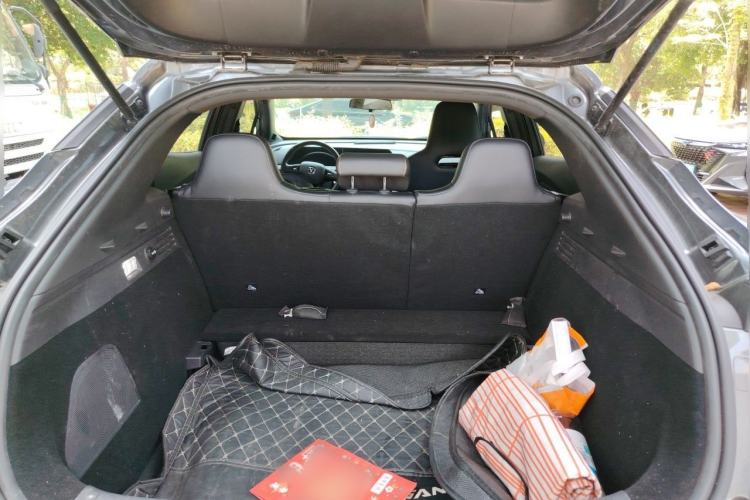 Used CHANGAN UNI-T 2022 1.5T Prestige Version Trunk