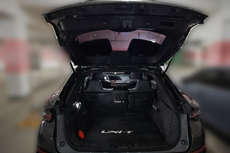 Used CHANGAN UNI-T 2022 1.5T Flagship Edition Trunk
