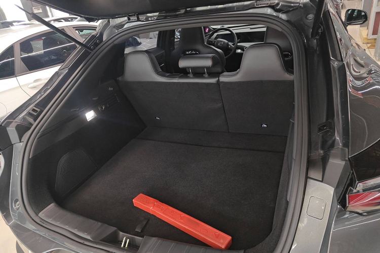 Used CHANGAN UNI-T 2022 1.5T Prestige Version Trunk