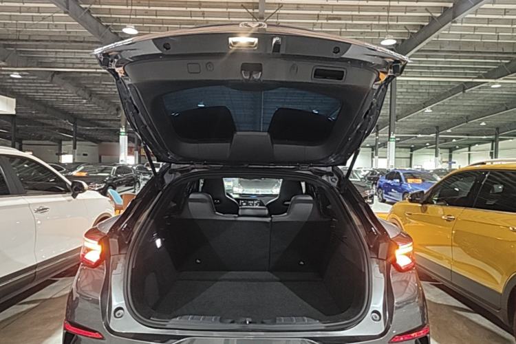 Used CHANGAN UNI-T 2022 1.5T Prestige Version Trunk