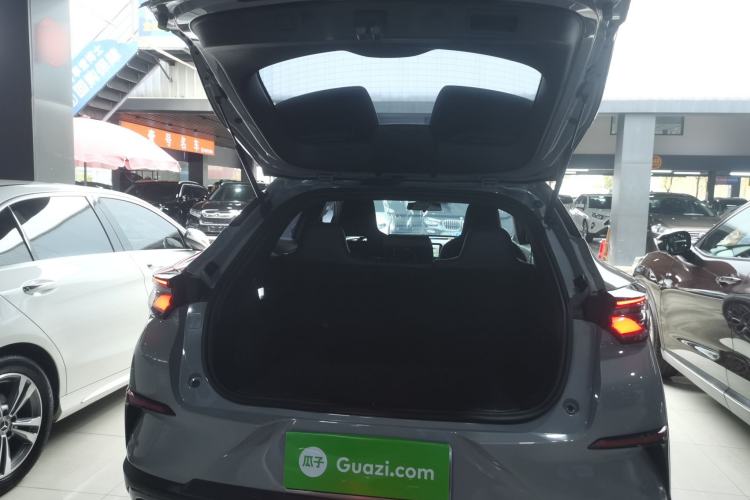 Used CHANGAN UNI-T 2022 1.5T Prestige Version Trunk