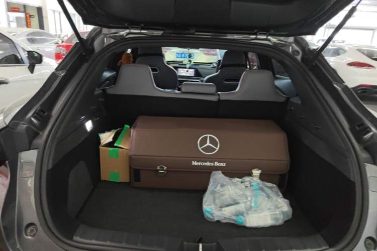 Used CHANGAN UNI-T 2022 1.5T Prestige Version Trunk