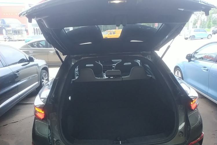 Used CHANGAN UNI-T 2022 1.5T Prestige Version Trunk