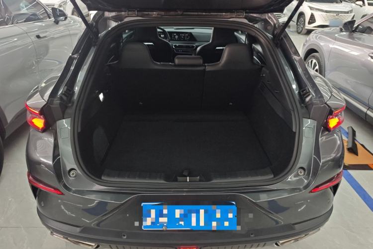 Used CHANGAN UNI-T 2022 1.5T Prestige Version Trunk