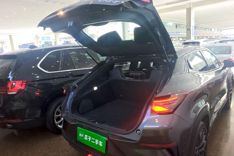 Used CHANGAN UNI-T 2022 1.5T Prestige Version Trunk