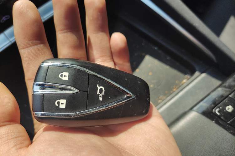 Used CHANGAN UNI-T 2022 2.0T Prestige Version Vehicle Key