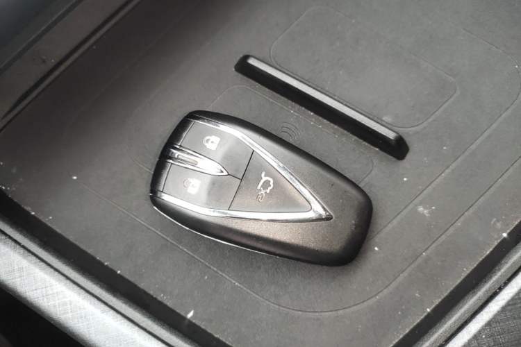 Used CHANGAN UNI-T 2022 2.0T Prestige Version Vehicle Key