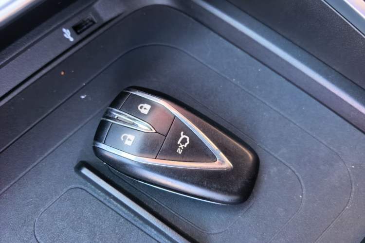 Used CHANGAN UNI-T 2022 1.5T Prestige Version Vehicle Key