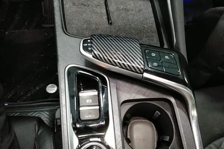 Used CHANGAN UNI-T 2022 1.5T Prestige Version Gear Lever