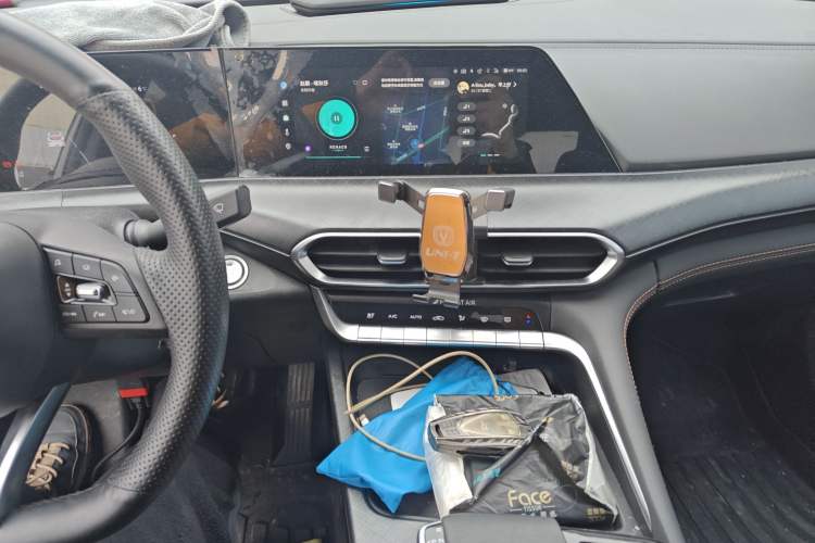 Used CHANGAN UNI-T 2022 1.5T Prestige Version Audio And AC Panel