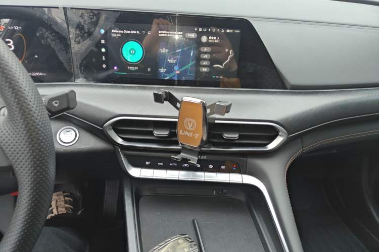 Used CHANGAN UNI-T 2022 1.5T Prestige Version Audio And AC Panel