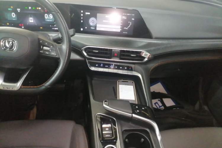 Used CHANGAN UNI-T 2022 1.5T Prestige Version Audio And AC Panel