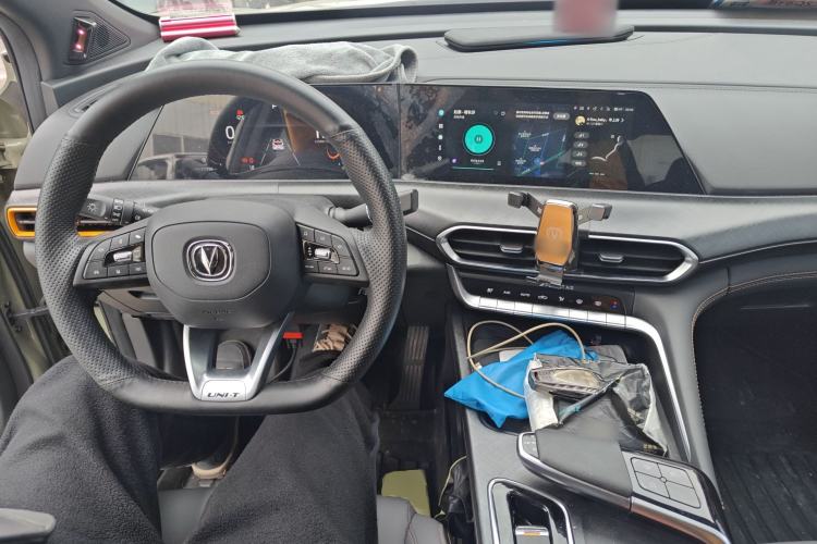 Used CHANGAN UNI-T 2022 1.5T Prestige Version Center Console