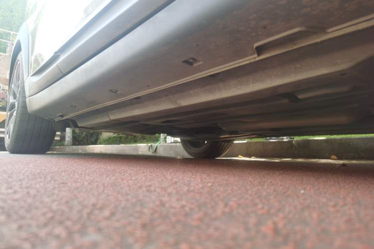 Used CHANGAN UNI-T 2022 2.0T Prestige Version Chassis Front Right