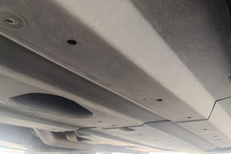 Used CHANGAN UNI-T 2022 1.5T Flagship Edition Chassis Rear Left